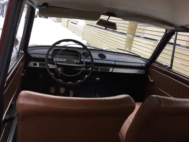 Капсула времени: ВАЗ-2102 без пробега продают за три миллиона рублей