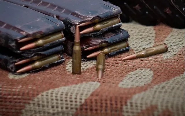 Зачем на патронах делают продольные вмятины?