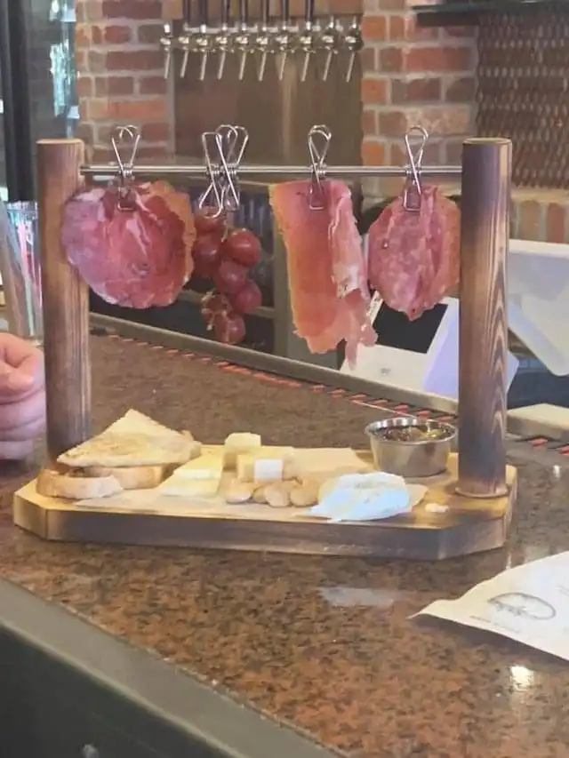 Странная подача блюд в кафе и ресторанах