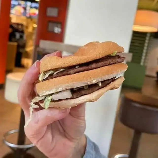 Пользователи поделились фотографиями ужасных блюд из фастфуда