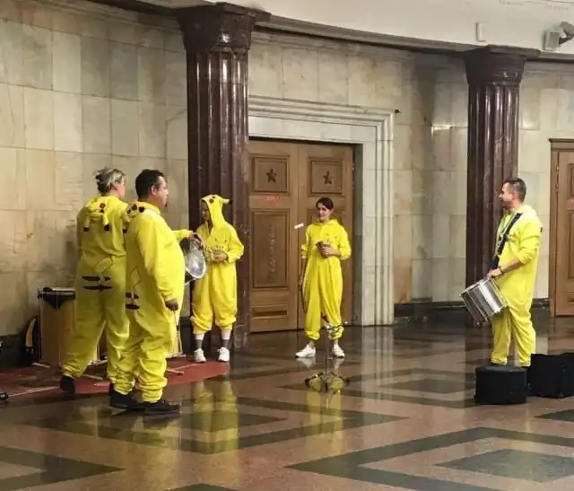 Чудаки и модники из метро