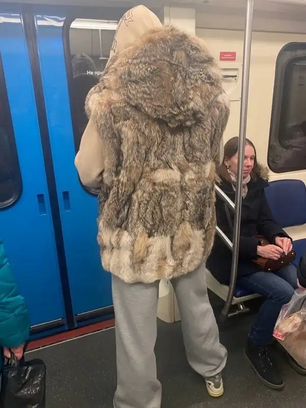 Чудаки и модники из метро