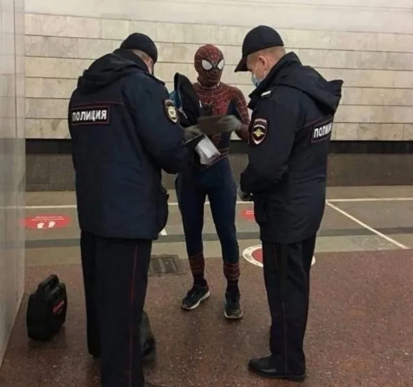 Чудаки и модники из метро