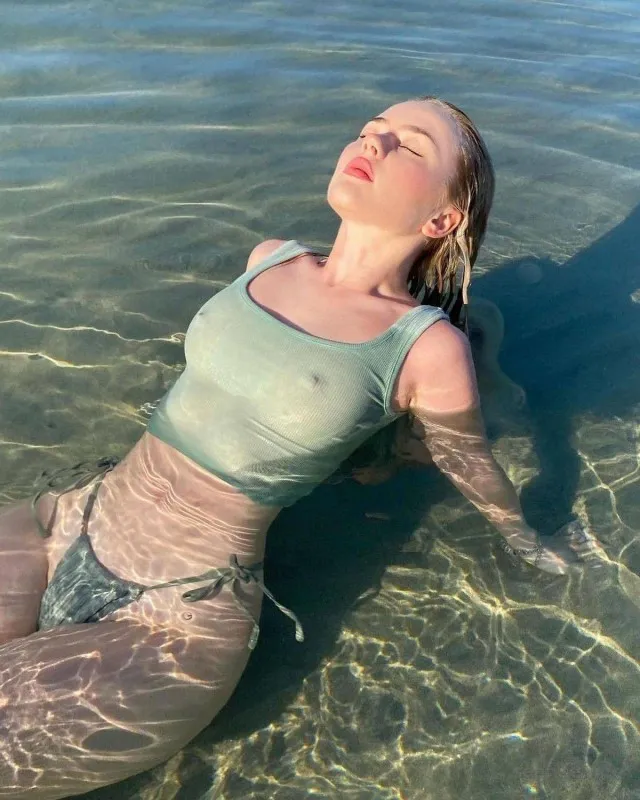 Телочки без лифчика