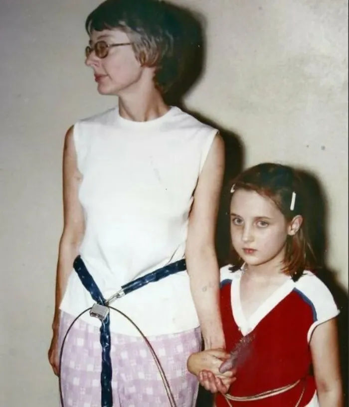 Каждый день на грани гибели: реальное похищение Мэри Стауффер и ее дочери