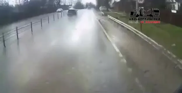 Самая незаметная фура в мире⁠⁠