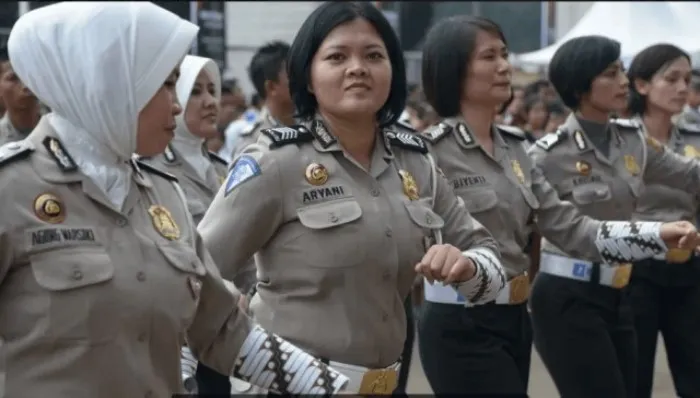 Хочешь служить в полиции? Докажи, что девственница