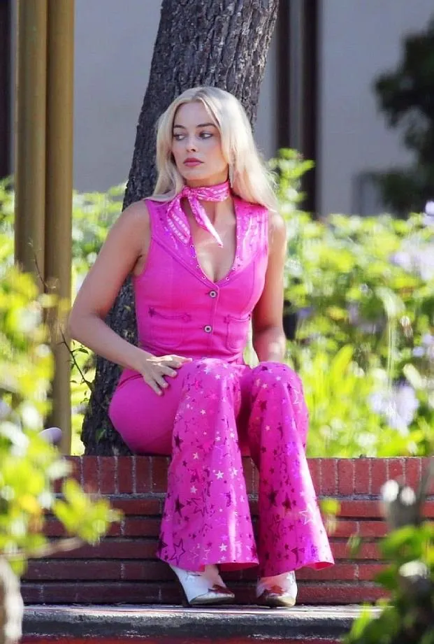 Марго Робби в образе Барби - новые фото