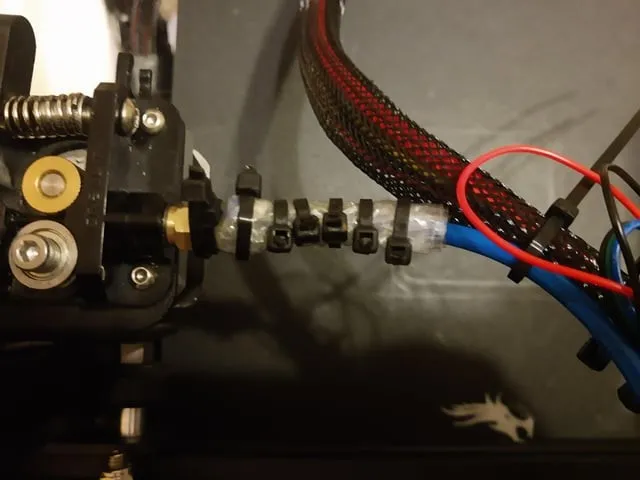 15 кадров в стиле "И так сойдёт" от рукастых людей