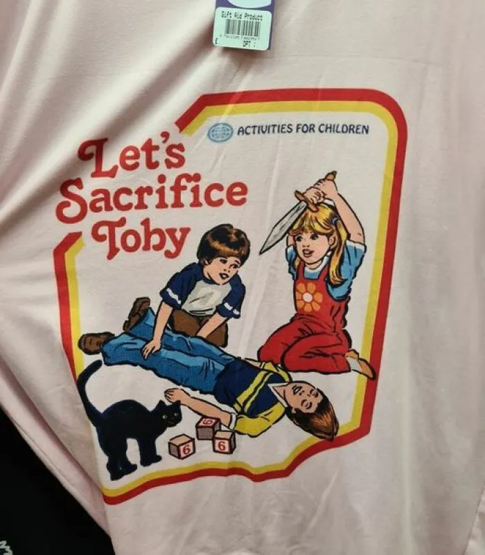 Дичь, угар и безвкусица: 30 странных находок из секонд-хендов