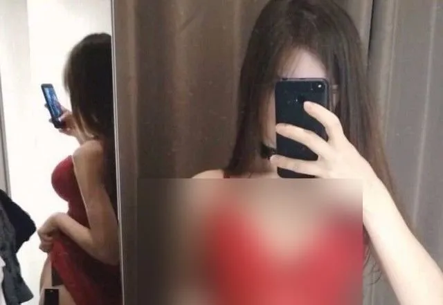 Девушка не может определиться, какую комбинацию ей взять