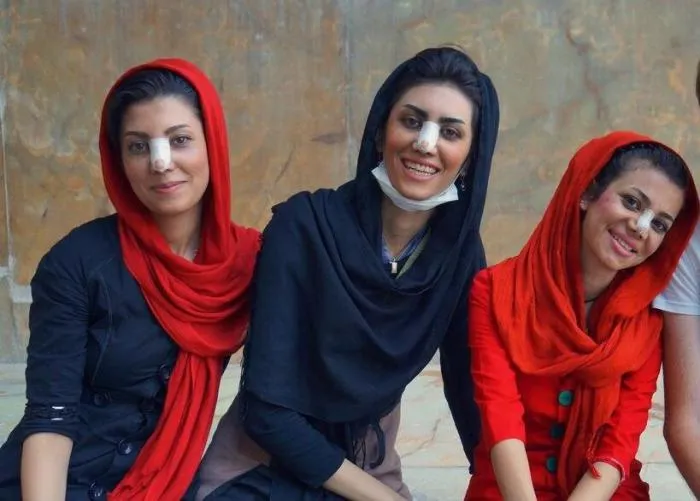 Почему у многих иранских девушек перебинтованы носы