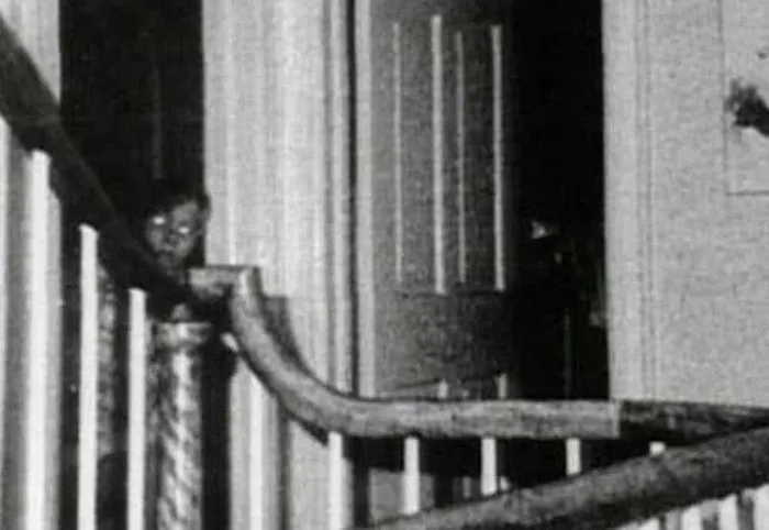 15 жутких фотографий, которым так и не нашлось объяснения