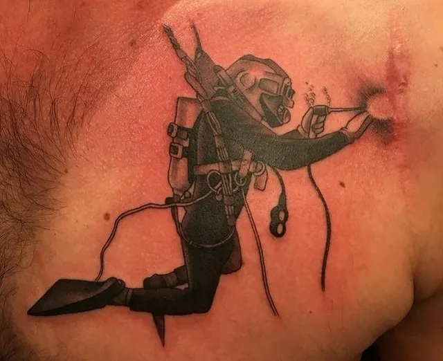 Как люди оригинально обыграли свои шрамы с помощью татуировок