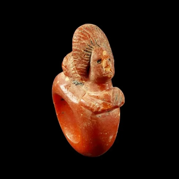 Как император Нерон создал моду на янтарь