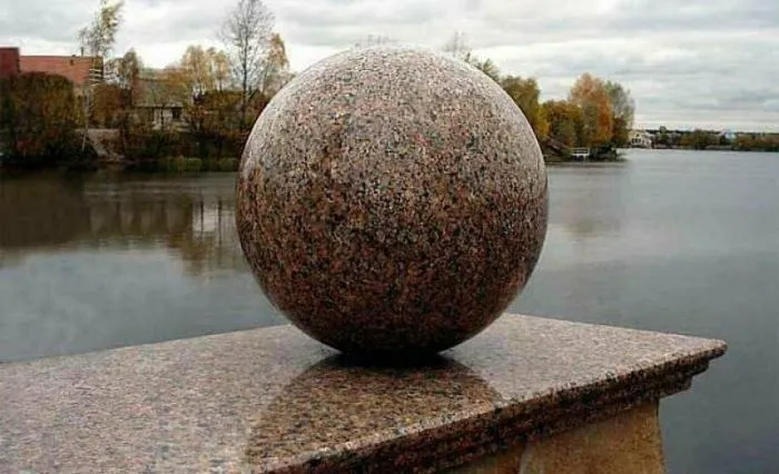 Не лунный камень