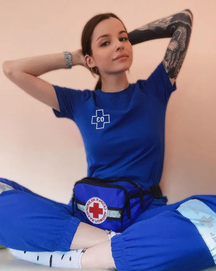 Лишний повод вызвать скорую помощь: фельдшеры и их личные фото