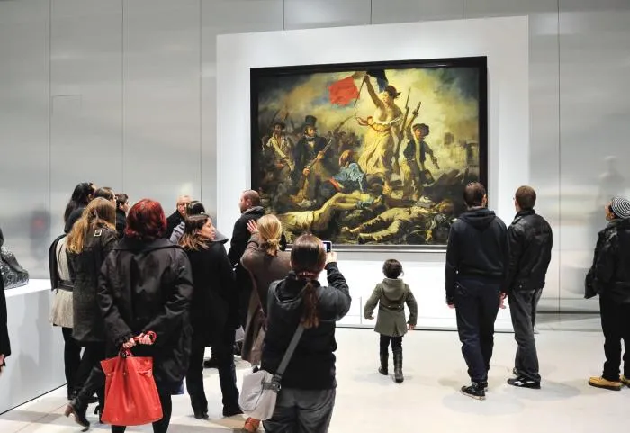 Почему символ свободы Франции изображен с голой грудью? И что думают об этом сами французы?