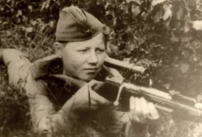 «Ушла защищать Родину в 19 лет…»: Вера Полисонова - советский снайпер, уничтожившая десятки нацистов!