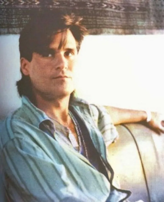 Колдун, наркоторговец, палач, фотомодель. Наркосатаникос