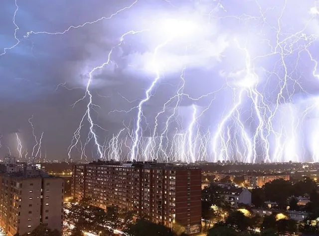 "Страшно и красиво": неудержимая сила молний