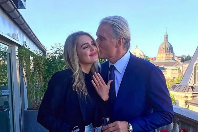 Как выглядит жена Дольфа Лундгрена - Эмма Крокдал: красотка годится ему в дочери