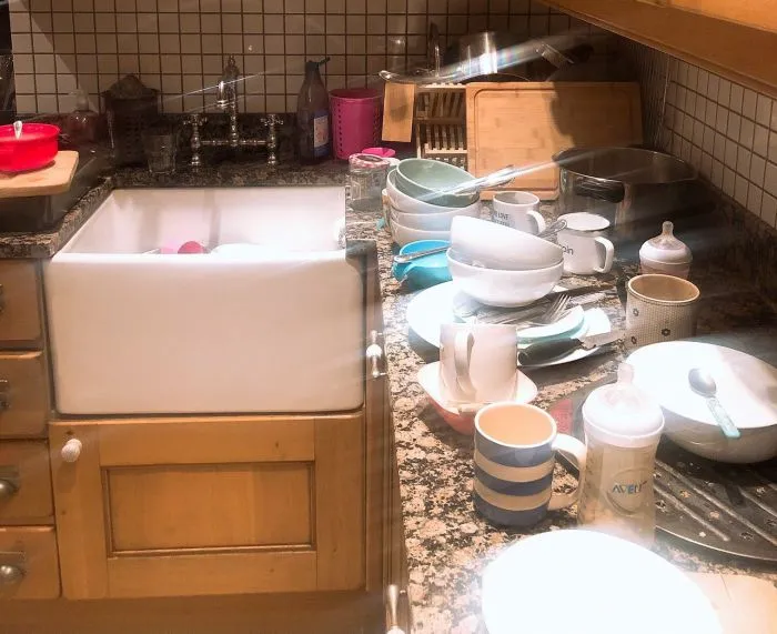 Мама семьи с детьми показала, что будет, если она перестанет убираться в доме