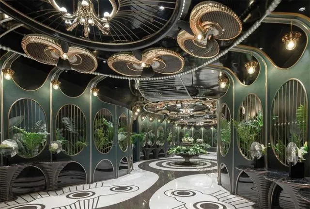 Самый красивый и роскошный общественный туалет в мире