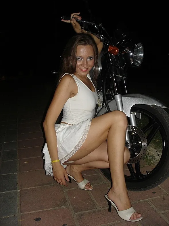 Всем дамам будто вечно двадцать