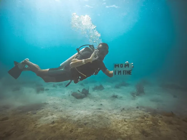 "Мама, со мной все хорошо": подборка зрелищных и забавных фотографий от путешественника