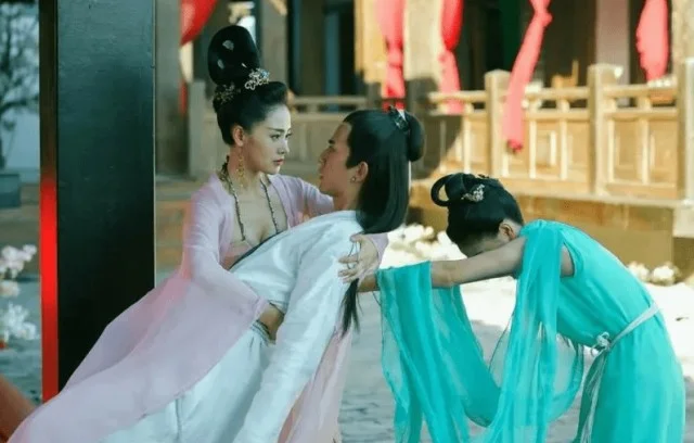 Чему каждого 12-летнего принца Китая обучала специальная учительница «физиологического просвещения»?