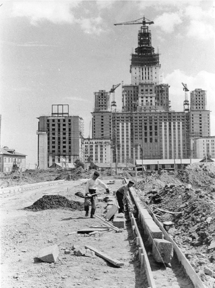 Небесные гиганты: Как рождались и строились сталинские высотки в Москве