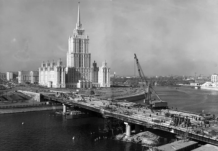Небесные гиганты: Как рождались и строились сталинские высотки в Москве
