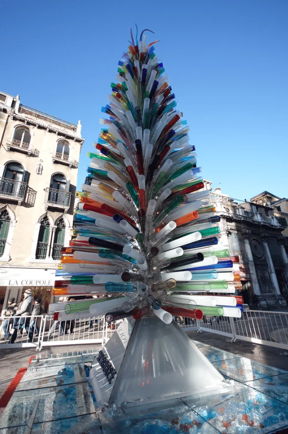 Необычные елки: 15 удивительных экземпляров, найденных в различных уголках планеты