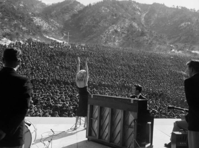 Путешествие в прошлое: 13 старинных фотографий, раскрывающих увлекательные истории