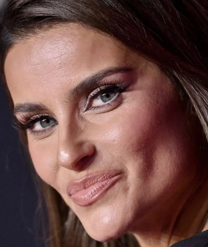 Под прицелом объектива: истинный облик кожи знаменитостей