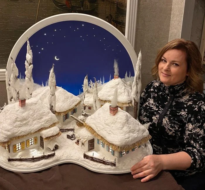 Уютные уголки и сердечные бабушки: в мире маленьких домиков Галины Хрисановой