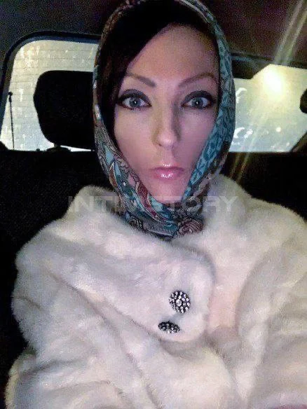 Видимо хочет кушать