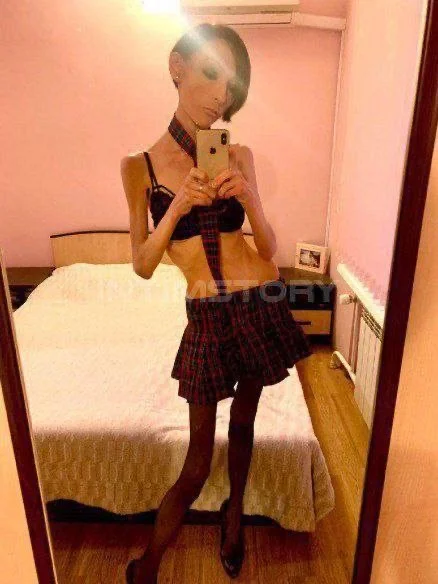 Видимо хочет кушать