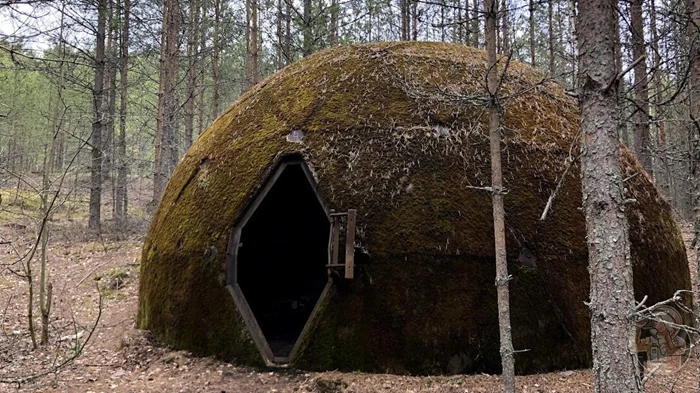 Тайны леса: Загадки заброшенного полигона высоковольтных тестов