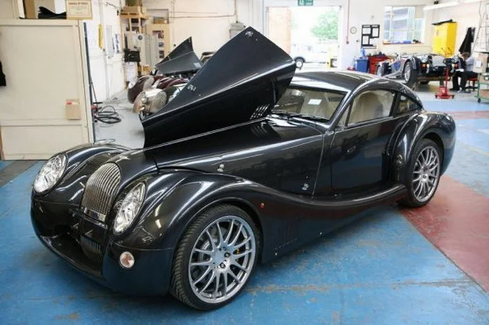 Процесс сборки автомобиля Morgan Aero 8: шаг за шагом