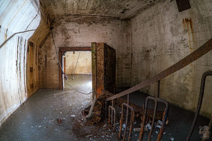 Долгие годы исследований принесли свои плоды: оглядываем "ржавые трюмы" потопленного бомбоубежища