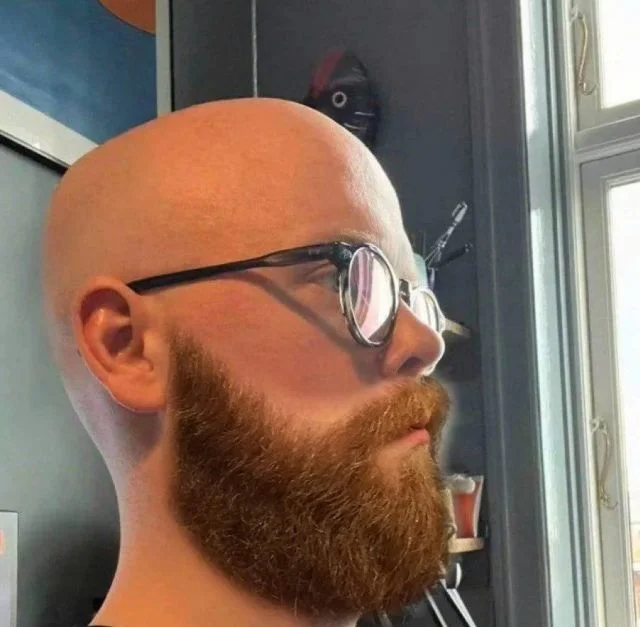 Превращение после бритья: история парня, который стал похож на червя