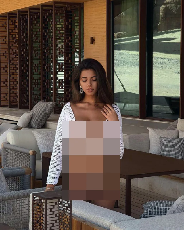 Позируют на камеру