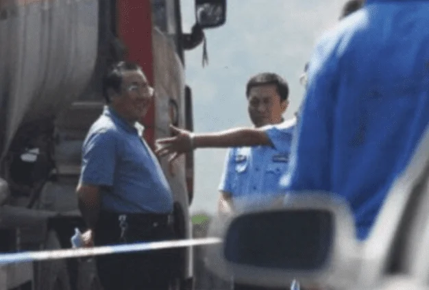 Часы, которые стоили свободы: китайский чиновник получил 14 лет тюрьмы