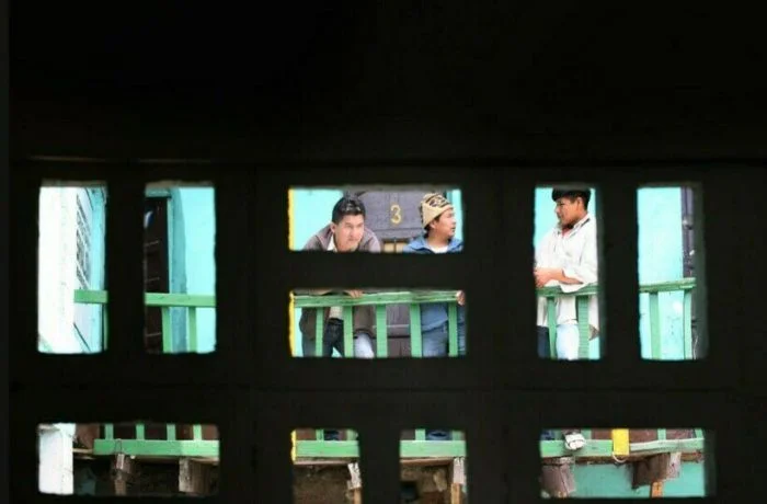 15 фото уникальной тюрьмы, где заключенные живут с семьями