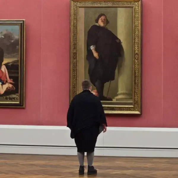 Идеальная маскировка: 15 человек, вписавшихся в музейную среду