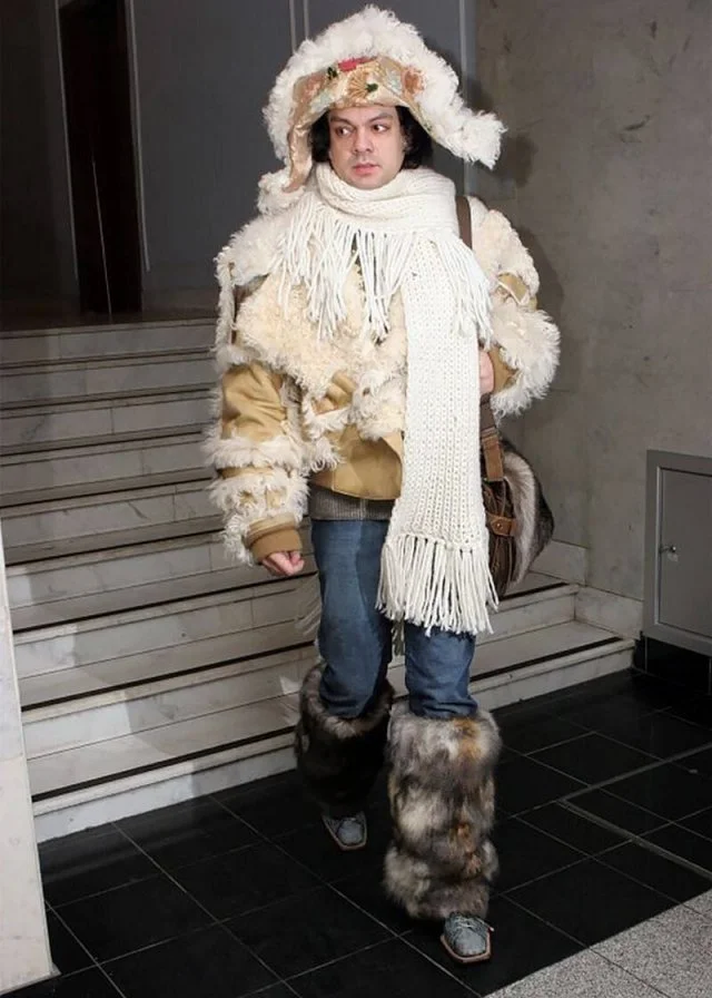 Оригинальные наряды знаменитостей 2000-х: треш или мода?