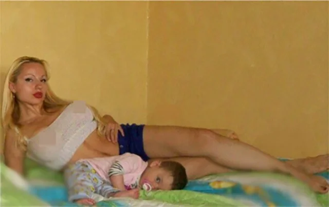 Мой сын выбрал разведённую женщину с ребёнком и хочет жениться, несмотря на мои протесты