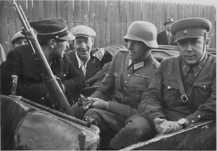 Почему когда СССР в 1939 году забрал половину Польши, Запад этому не препятствовал